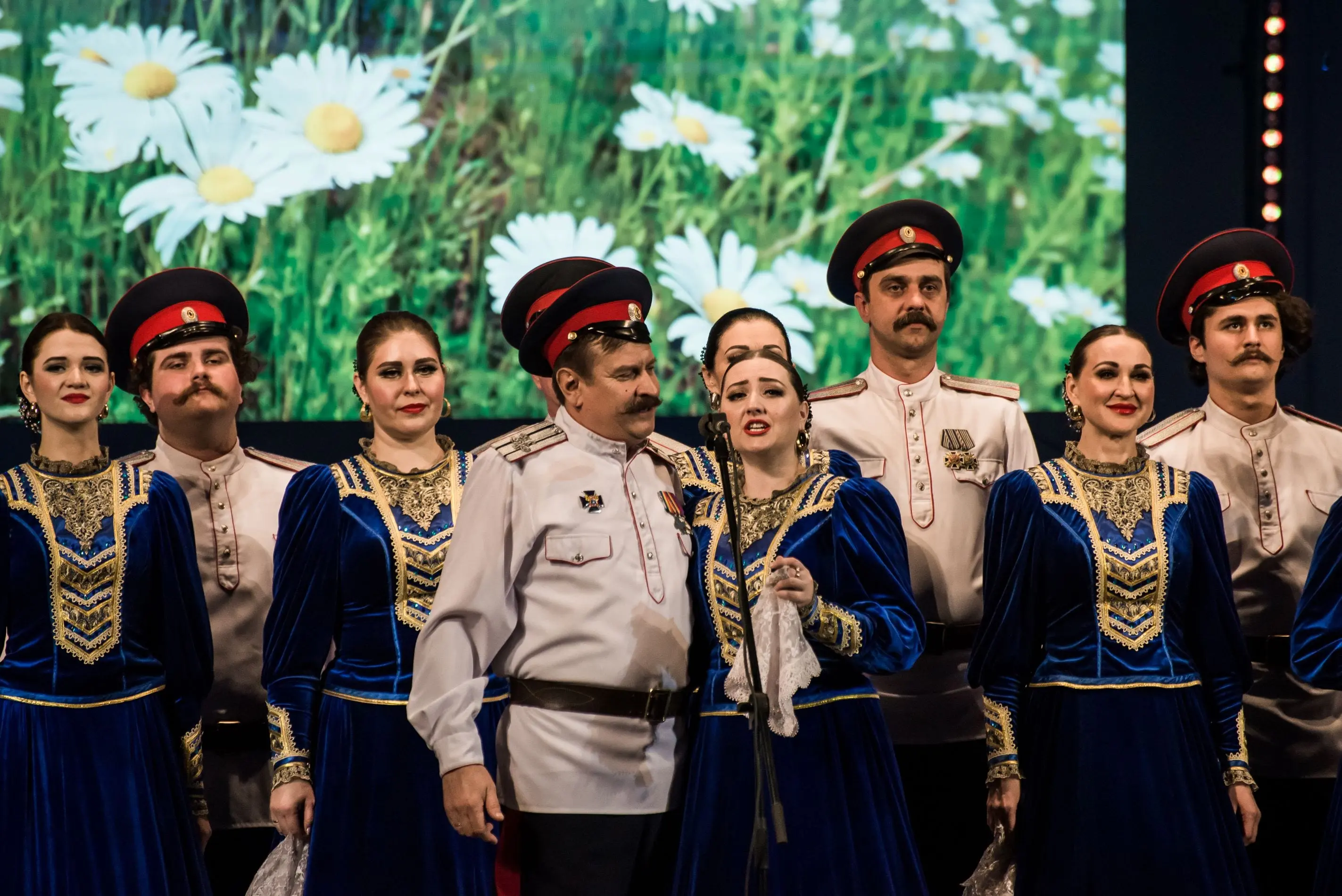 Концерт Государственного академического ансамбля песни и пляски Донских казаков им. А. Квасова